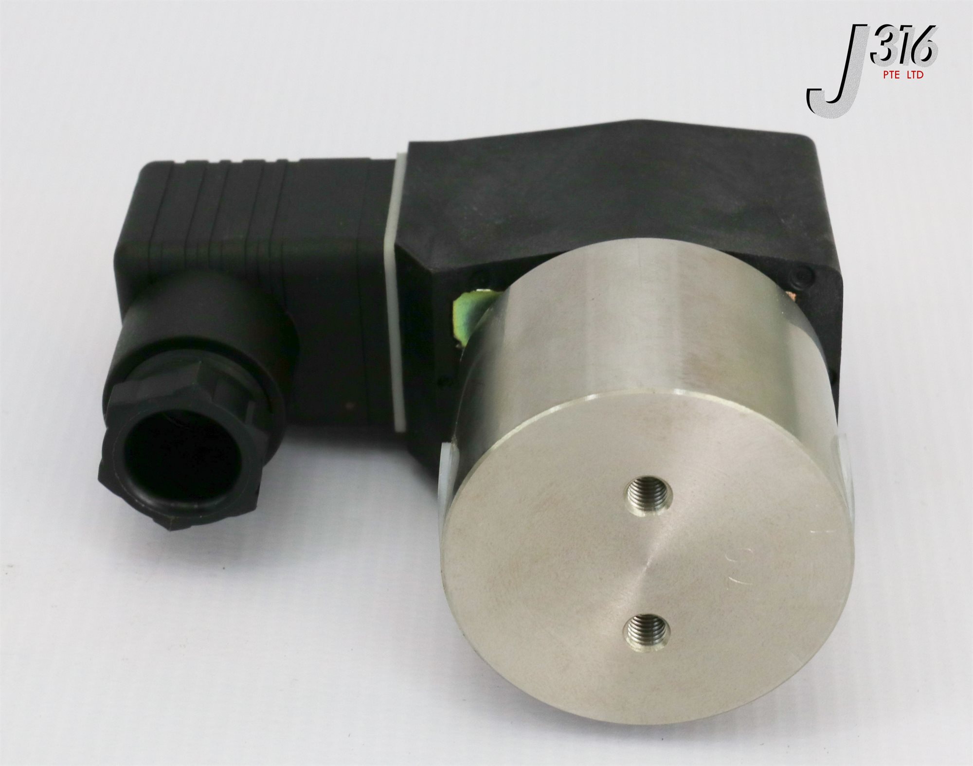 18044 CKD SOLENOID VALVE (NEW IN OPEN BOX) AB41-02-7-D2GS | eBay